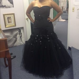 Enzoani Black Wedding Gown